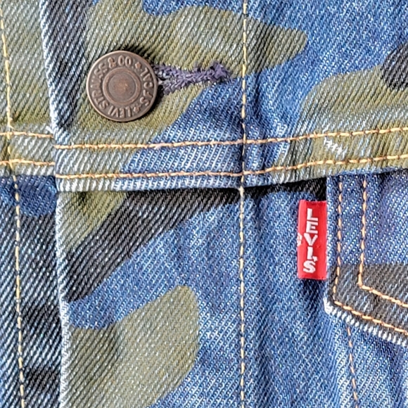 Levi's Strauss Denim Jean Jacket Men's Small Trucker Military Camo - Picture 7 of 9
